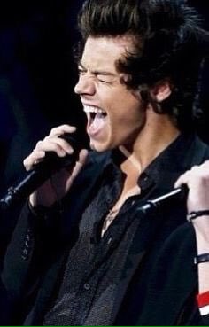 BrianaSources's tweet photo. how much you wanna bet briana's hitting a higher note https://t.co/OuMdcxwKJR