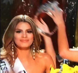 MikailiCarter's tweet photo. When you don't speak English and have no idea why they're taking your crown off 😭 #MissUniverse2015 https://t.co/PcPgXeaz4z