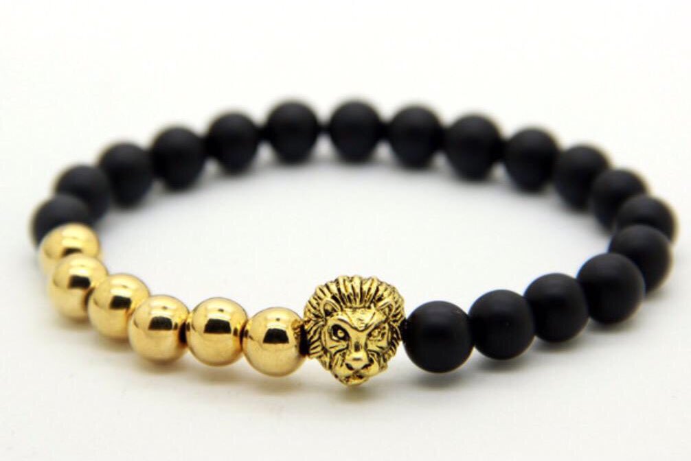 ShopSavannah's tweet image. #SaveTheLions In Style!🎉 Treat Yourself To Our Hand-Crafted Bracelets Today!🔥
Shop: SavannahCo.com 🐾