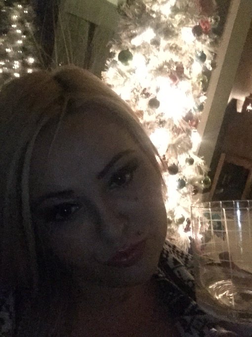 Cheers!!! And a happy holidays https://t.co/1916xL6ZDs<a href="/tag/swinglifestyle"class="tags"><span>#swinglifestyle</span></a>