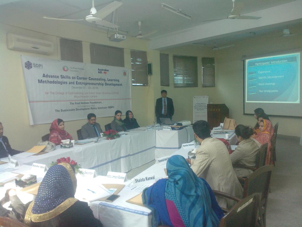 asif_mehmoodpk's tweet photo. @ccb-sdpi workshop on #TOT for #COAVS https://t.co/wUqBioD8pA