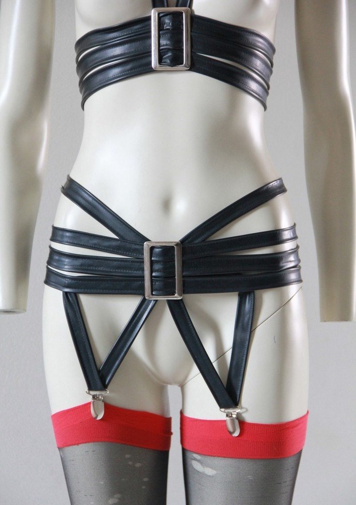 fetish_only's tweet photo. Latex Garter Belt Buckle Black Fetish Gothic Lady Gaga Cosplay Costume Steampunk. https://t.co/zBRw9KejxC https://t.co/I5HD4a96LF