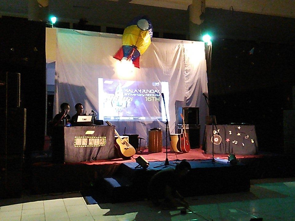 Temen2 dari <a href="/STSradioo/">STS Radio</a> <a href="/rapmafm/">Rapma FM UMS</a> <a href="/DistafmRadio/">107.8 Radio Dista FM</a> ditunggu ya sama kita di student center uns 😳😳😳