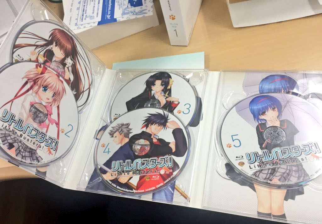 Tvアニメ リトルバスターズ 公式 12 23発売 リトルバスターズ Blu Ray Box1 商品はこのような感じ とってもコンパクト ですが ブックレットはほぼそのまま デジパック版権ののポストカードも付いてきます Litbus Anime T Co T8imgunocg