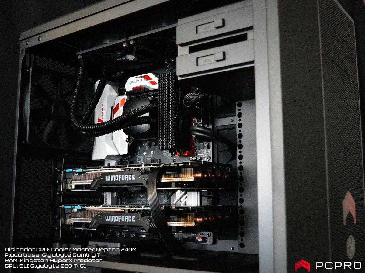 CoolerMaster_RU's tweet photo. А вот какая красота на базе MasterCase Pro 5 получилась у PC PRO - Gaming PC. https://t.co/K0vbbs3g9v