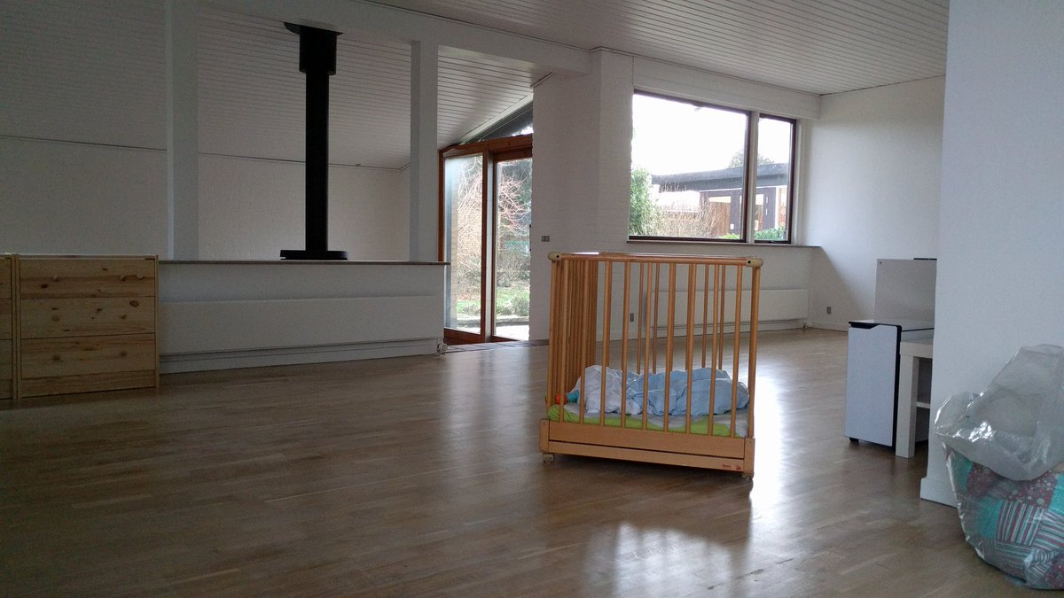 OnFireAnders's tweet image. At this very moment I&apos;m sitting in our new house.. I&apos;ll do a full tour once things are up and running at some point