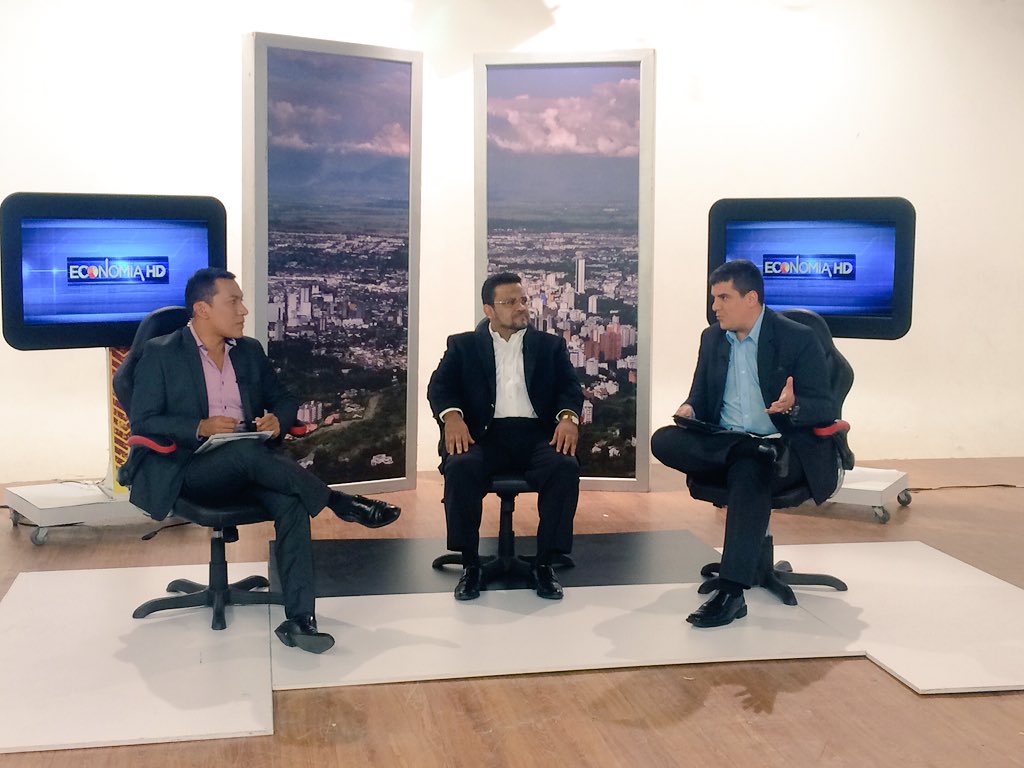 EconomiaHD's tweet photo. Carlos Eduardo Calderón, Director de Vallecaucana de Aguas hablando sobre el Plan de Agua para el Valle. https://t.co/QfuTdSgv2E