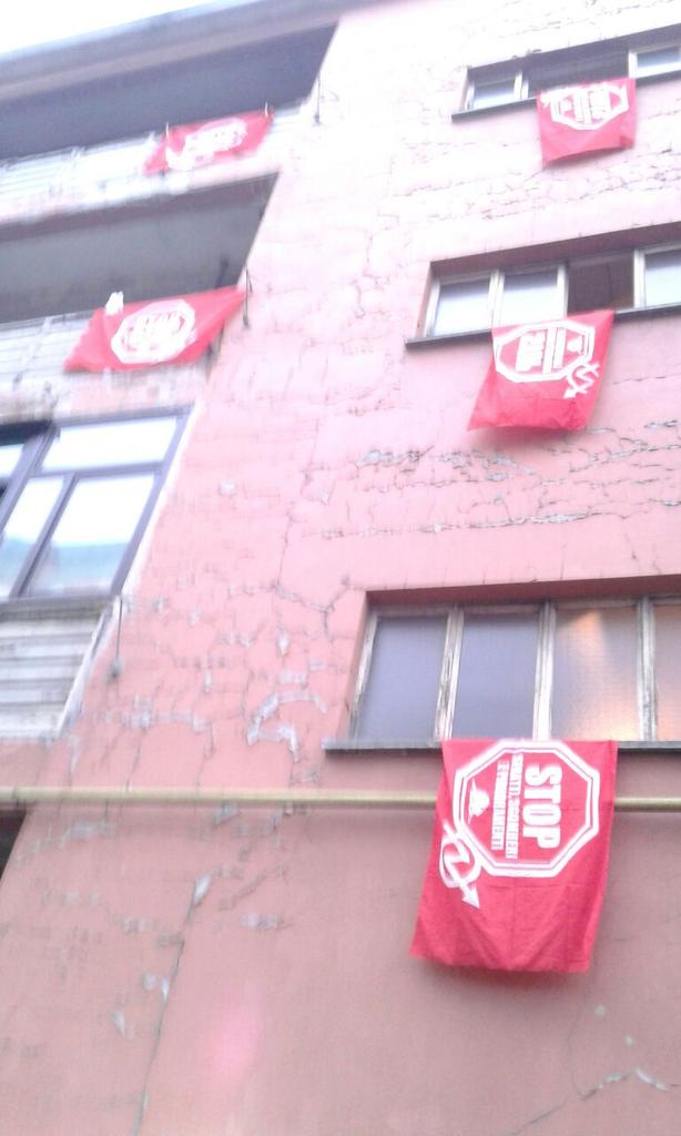 Abitantisansiro's tweet photo. Oggi in via civitali 30 colazione resistente! Noi da qui non ce ne andiamo. Vogliamo soluzioni reali. #bastasgomberi https://t.co/uudwnecDOU