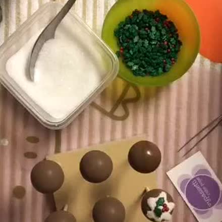 vyscakepops's tweet image. |REPLAY| Holly Leaves Cake Pops 🍃 #christmas #snow # newyears #katch #Periscope ktch.tv/5hhb