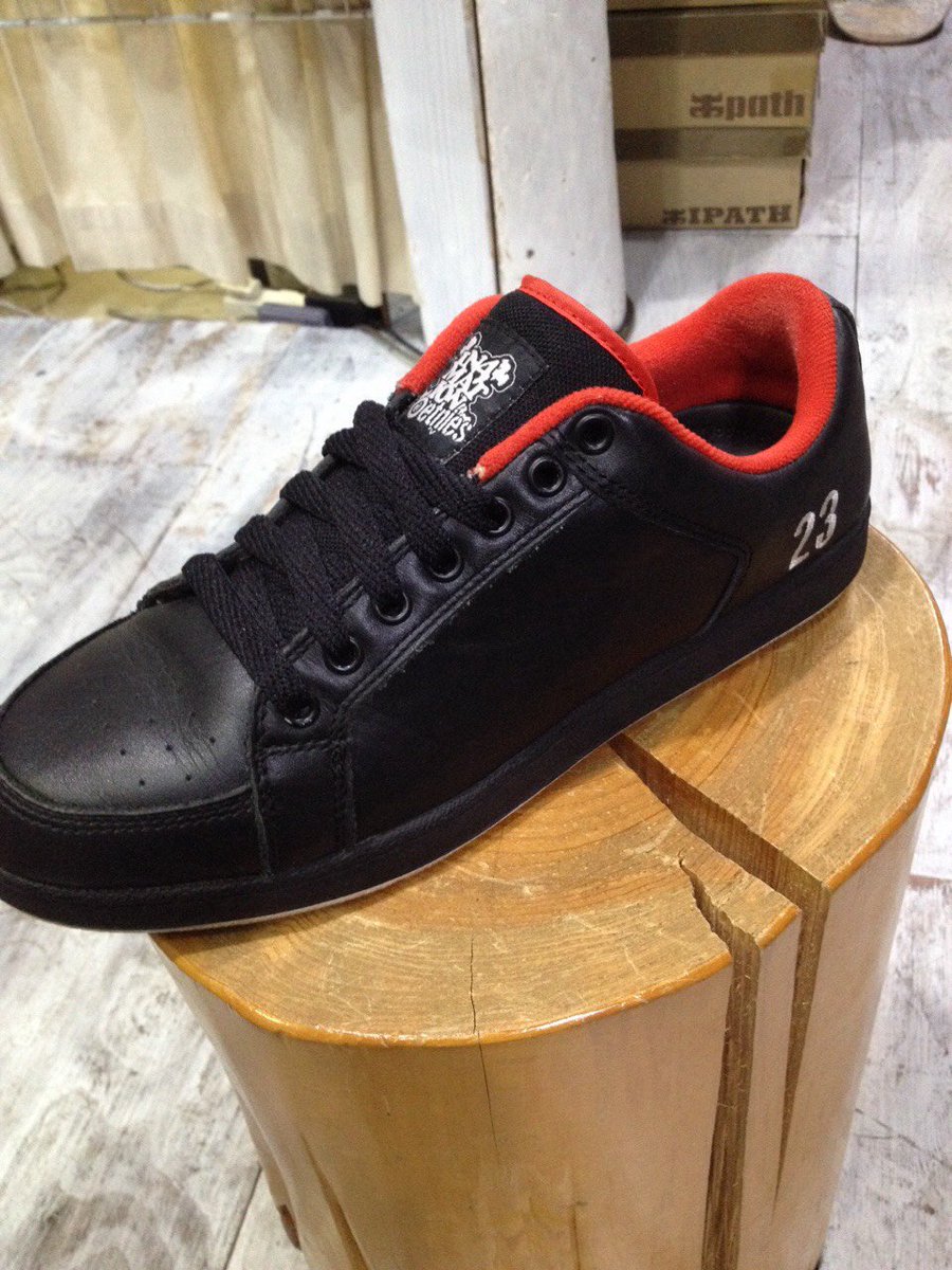 pickup_koenji's tweet photo. ETNIES SLB23 IN4MATION 28,5cm
ハワイのショップとコラボ！
￥11800+tax

#ETNIES#SLB23#IN4MATION#skate#skateshop #エトニース #スケート#高円寺#古着屋 https://t.co/scf8PO6wyF