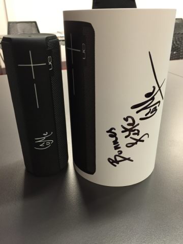 voici l'enceinte UE BOOM 2 dédicacée que tu peux gagner. RDV sur ma page Fbk goo.gl/ZqZetK