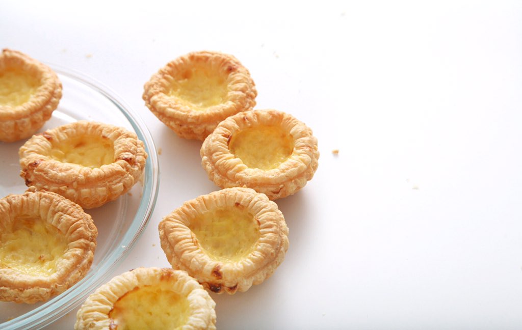 chloebaker2014's tweet photo. yukkk order eggtart buat besok @chloebaker2014 https://t.co/EhPUyS3Qpm