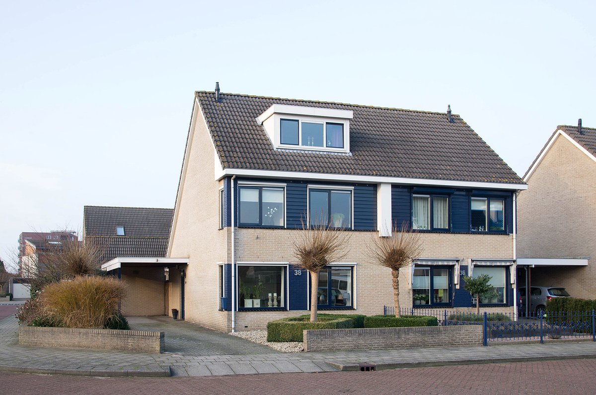 MarinusJansen1's tweet photo. Nieuw in verkoop: Trompetdreef 38. #Tweekapper met 5 slaapkamers, gelegen in #Drielanden. https://t.co/Uu0n7Jdsx2 https://t.co/a6d99MIbLE