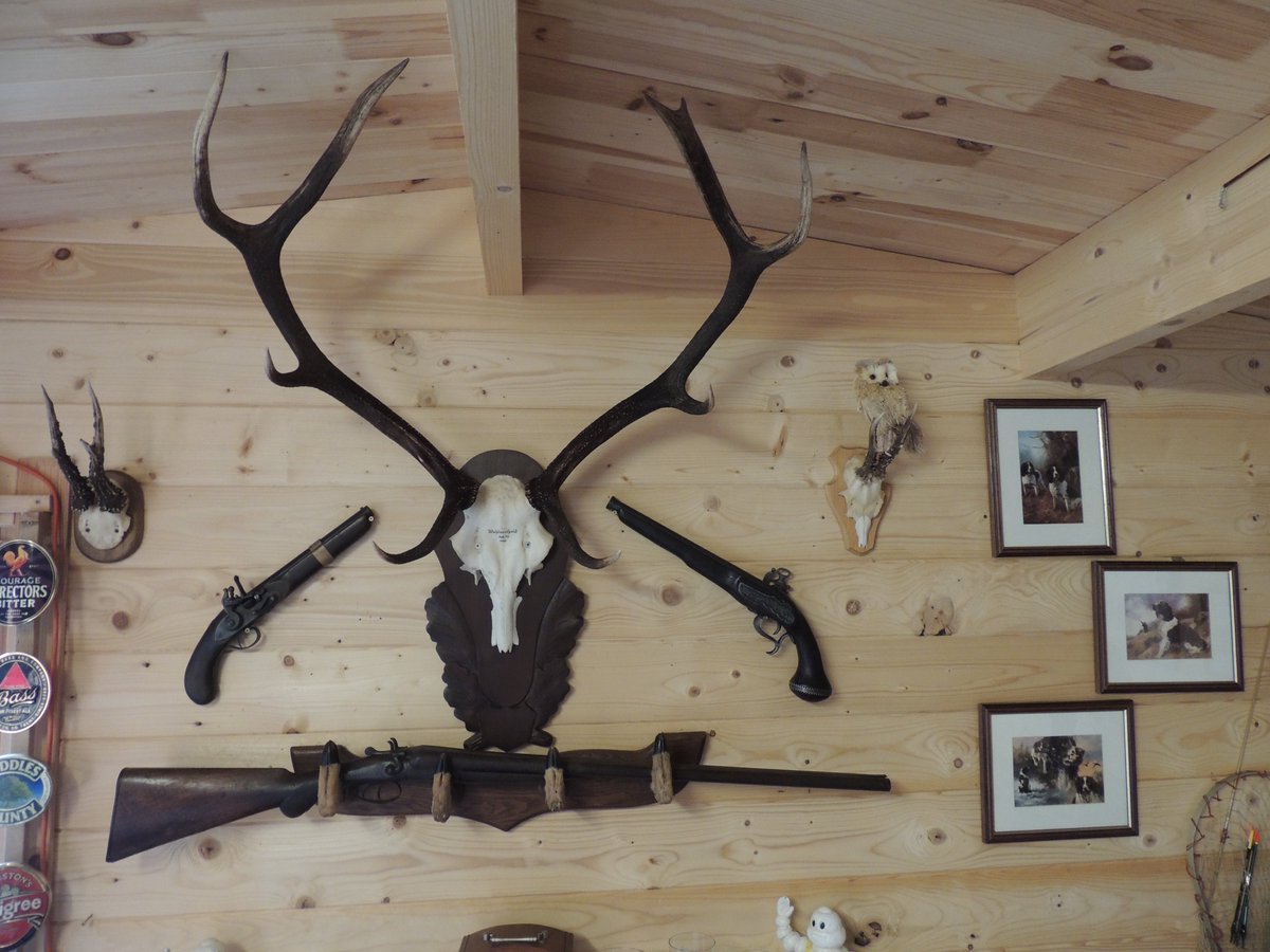 LodgeCoaches's tweet photo. For those who came to Monschau Christmas Market, The Antlers are up in the man cave https://t.co/SeHCwotzXh
