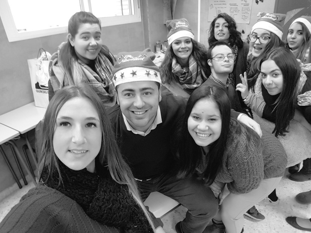 punodemono's tweet photo. #1APSD del @CES_RMI  os desea Feliz Navidad #MerryChristmas #JuntosEsMejor #Súmate https://t.co/e3ZJtSiPJw