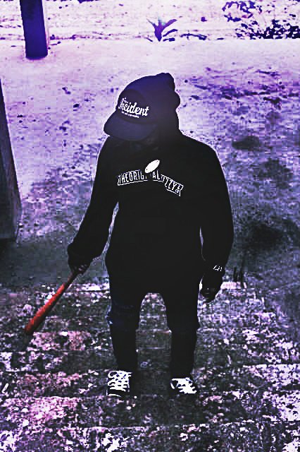 Seperti teroris yang ingin mencuri hati seseorang !
#urbexpeople #streetart #anakikutikutan