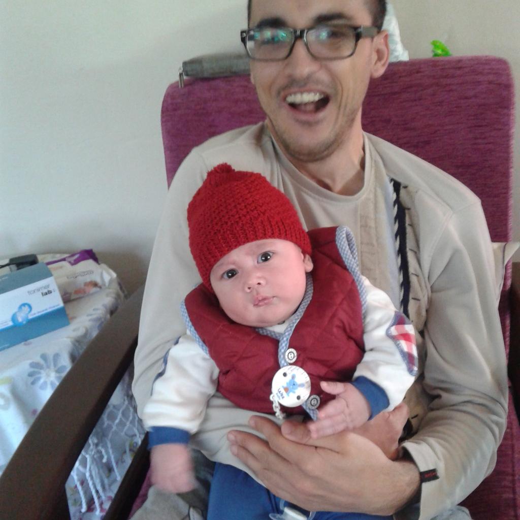 altindagnurdan's tweet photo. #zahideyetis Günaydın :) oğlum umut aras  ve dayisi  seni izliyoruz :) oğluma seker vermiyorum. https://t.co/1vPuVJVWNc