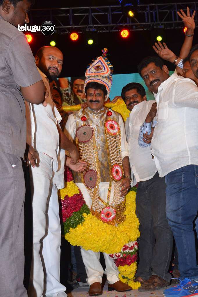 Telugu360's tweet photo. Photos : #DictatorAudioLaunch
https://t.co/KnMIwfkJxR #DictatorAudio #Dictator https://t.co/1fLTokchUR