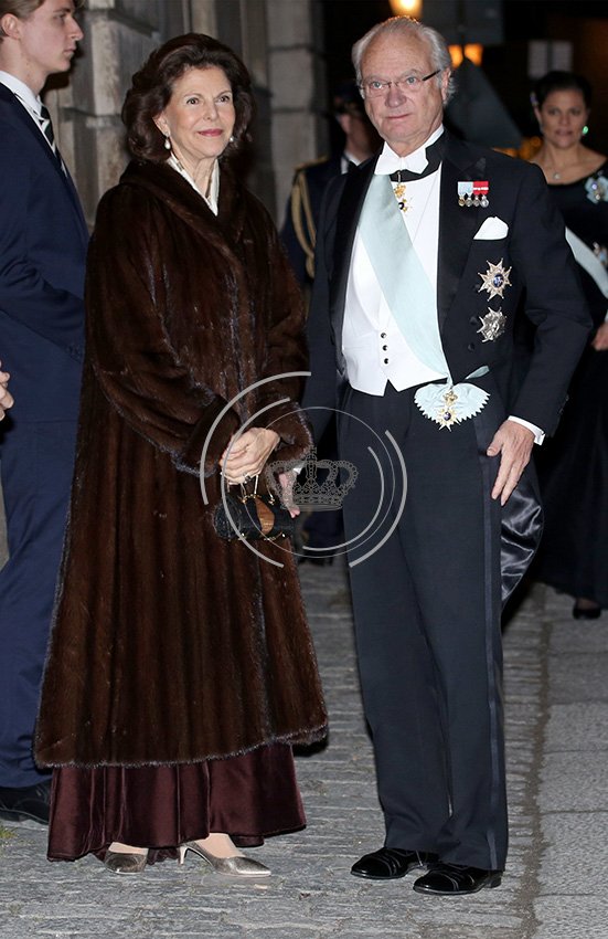 Прямая ссылка на встроенное изображение