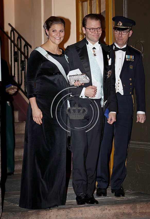 Прямая ссылка на встроенное изображение