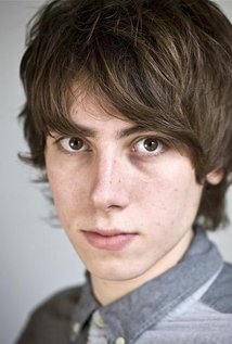Happy Birthday Alexander Arnold! plays Jim Carter in S1. 
