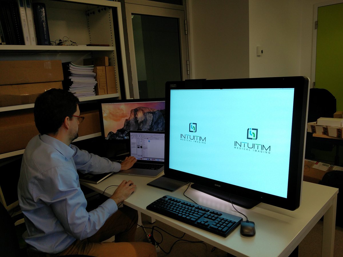 Intuitim's tweet photo. @Barco Uniti 12MP, OsirixPro, Apple hw : @Intuitim gathers world best products for amazing radiology workstation https://t.co/491AkF8xQk