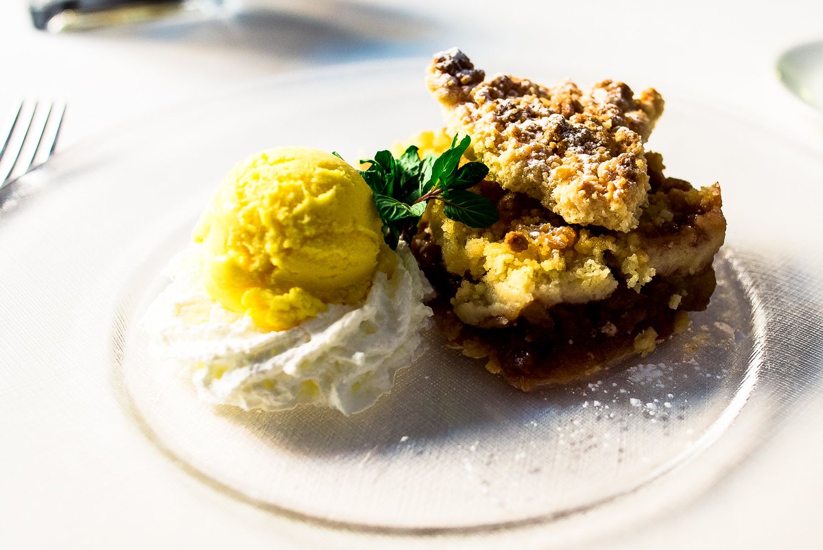 Alfredo_Scrofa's tweet photo. I dolci natalizi di Alfredo alla Scrofa, che ne pensate?
Bon Appetit! https://t.co/4ykO30FrXp