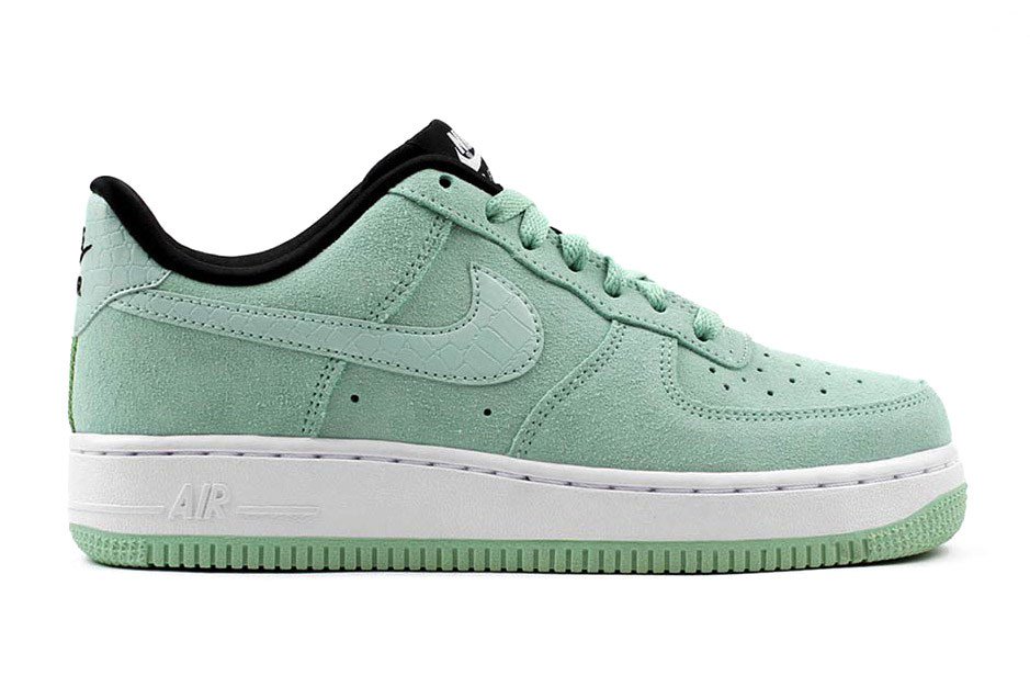 how to clean nike air force 1 suede