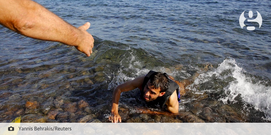guardian's tweet photo. Guardian photographer of the year 2015: Yannis Behrakis https://t.co/HzJfGdyXoU https://t.co/iXWTcJYrVP