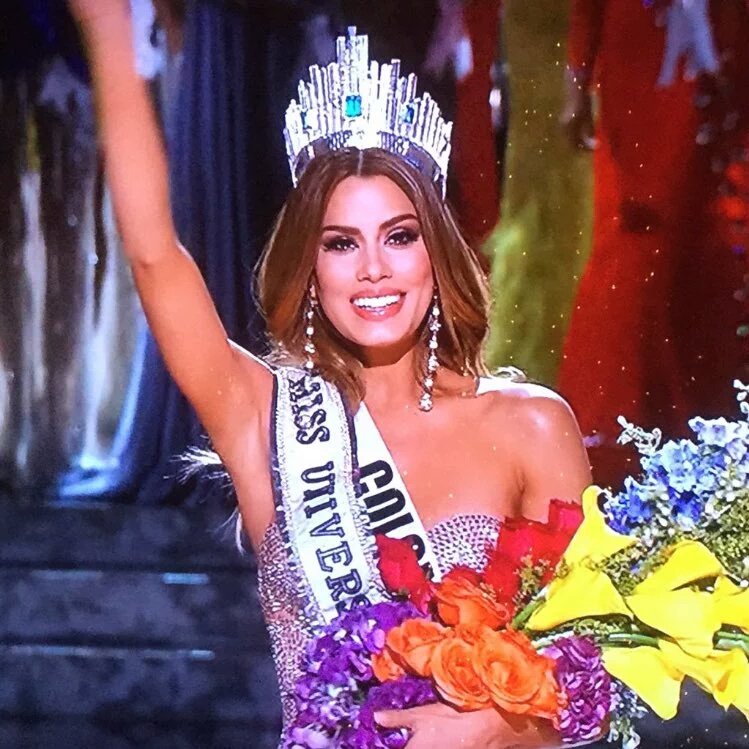 SaraUpdate's tweet photo. มีไม่กี่ครั้งหรอก 
ที่.."ที่สอง"จะถูกจดจำมากกว่า 
ผู้ชนะเสียอีก!!
#MissUniverse 
#MissColombia https://t.co/9EOvfn0PKB