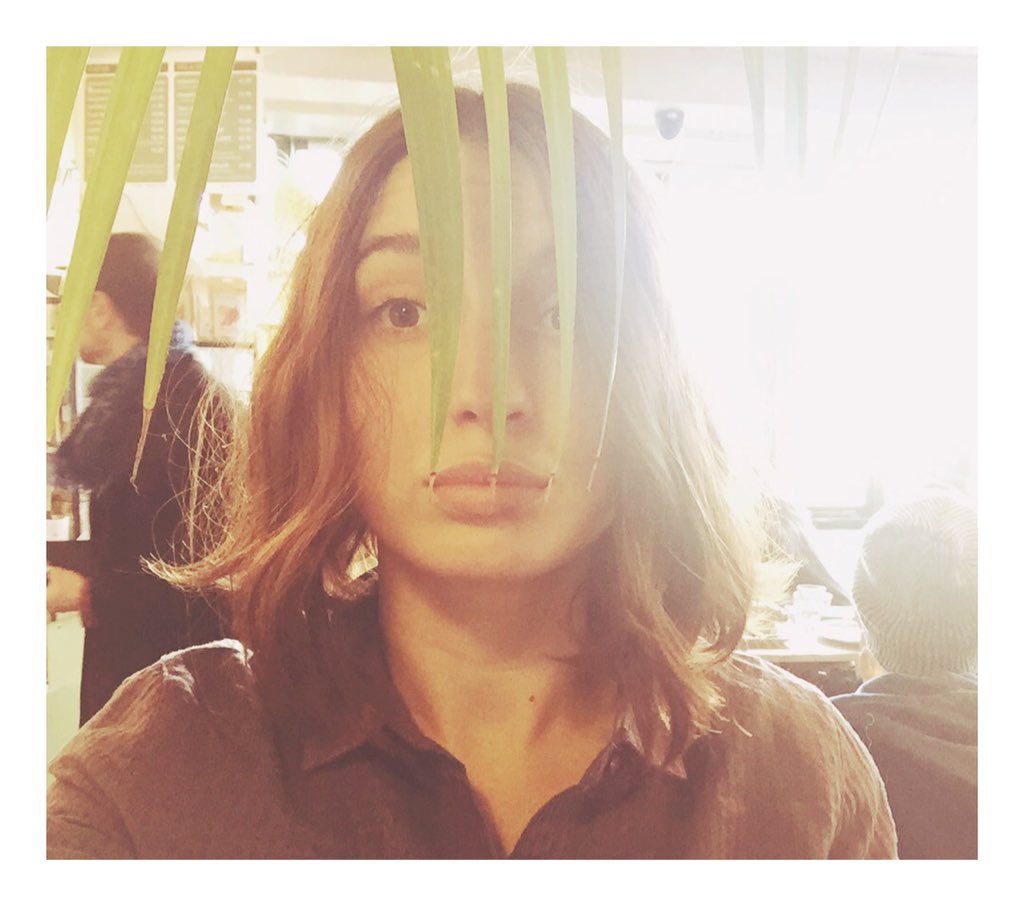 mariavalverde's tweet photo. Just me + plant https://t.co/0XnfEXxUF8