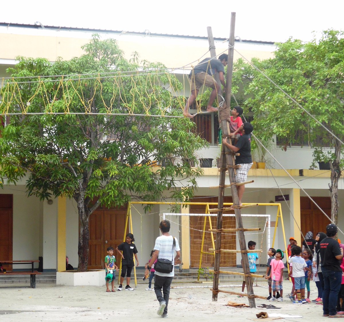 ARC_maldives's tweet photo. The Children of Kudakudhinge Hiya participate in Kool Kamp 2015. #ShelterSupportProgramme https://t.co/FAa98A1otM https://t.co/eD9G1BZ5Ib