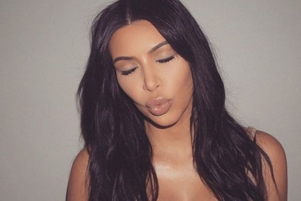 NextPlz_fr's tweet photo. Découvrez la toute nouvelle appli de @KimKardashian ! https://t.co/0Cb6trE4xY #KIMOJIS #kimojiapp https://t.co/zSOosvVZN7