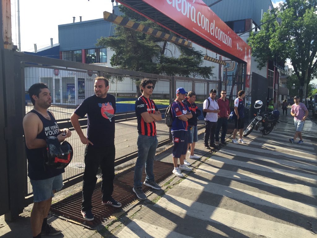 Ahora Lunes 21/12 Av La Plata 
Por la vuelta a Boedo