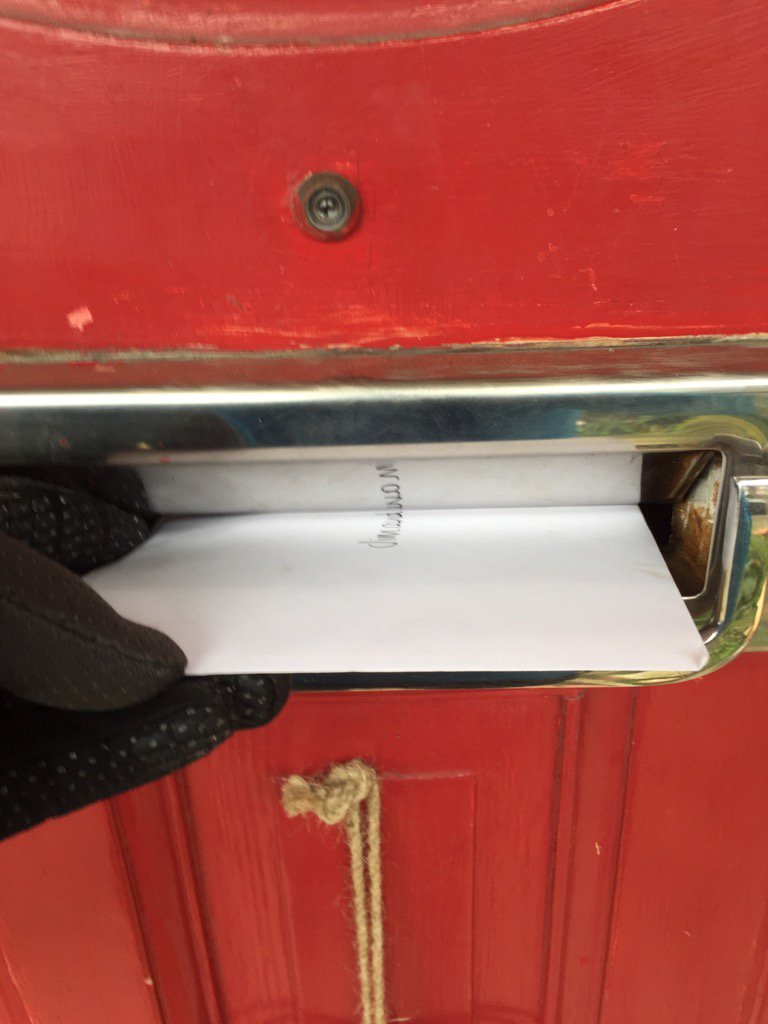 TomKerry1971's tweet photo. Inspired by @LimelightDiccon https://t.co/BjMNCOL6kc #Christmas card delivery #duathlon around the borough #Xmascise https://t.co/qPF3PyqOUI