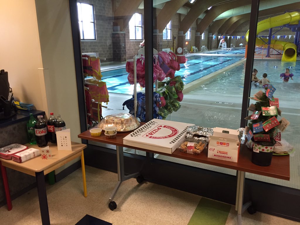 mishy1212's tweet photo. Thank you to our wonderful families for lunch #HaverfordY @HeatherRago @YMCAKoch @davidmullin18 @YMCA_Corey https://t.co/uR1B9CLhXQ