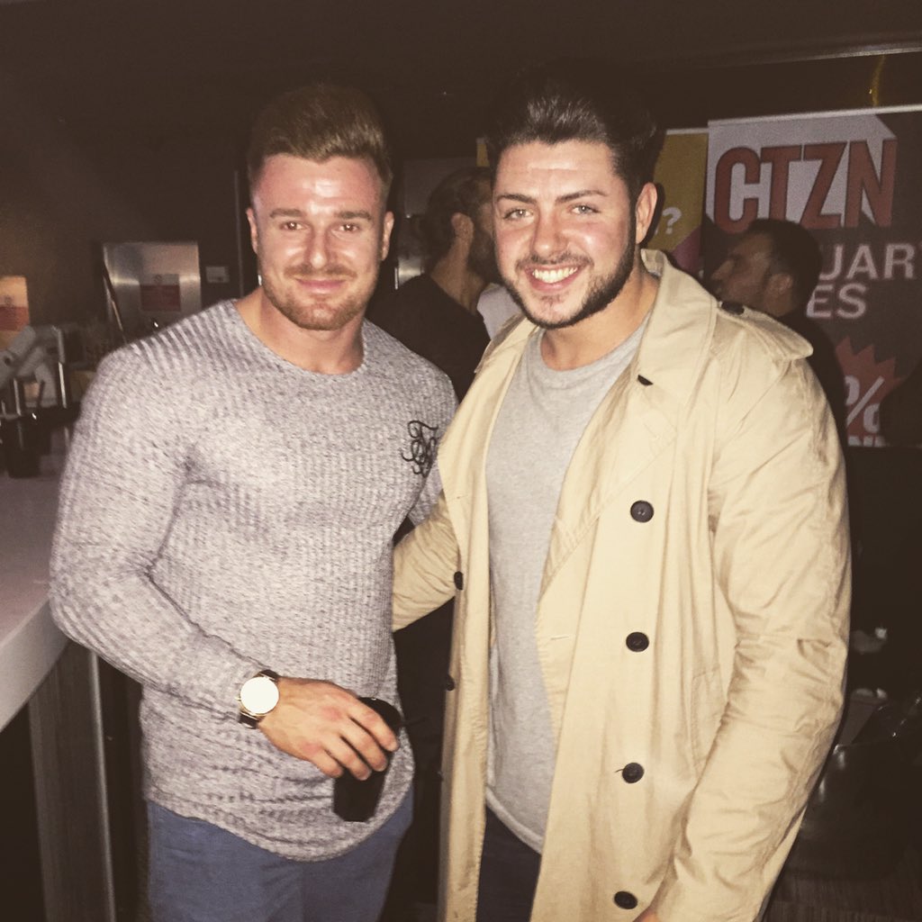 jacobleighl's tweet photo. @LoveJuiceUK last night 💪 https://t.co/S84kMlZfhP