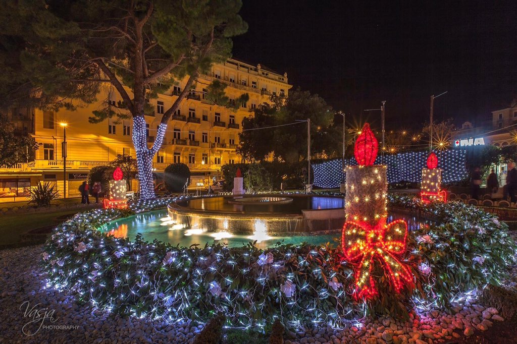 AanchyyCro's tweet photo. #Opatija #Advent ❤️🎄❄️☃😄🎁 https://t.co/0FQ46lq02s