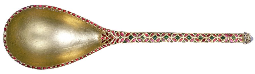 muz_blogspot's tweet photo. 16th cent ceremonial Mughal spoon, chased gold inlaid with rubies, emeralds and diamonds. VA Museum No. IM.173-1910. https://t.co/w5oYAC2cLT