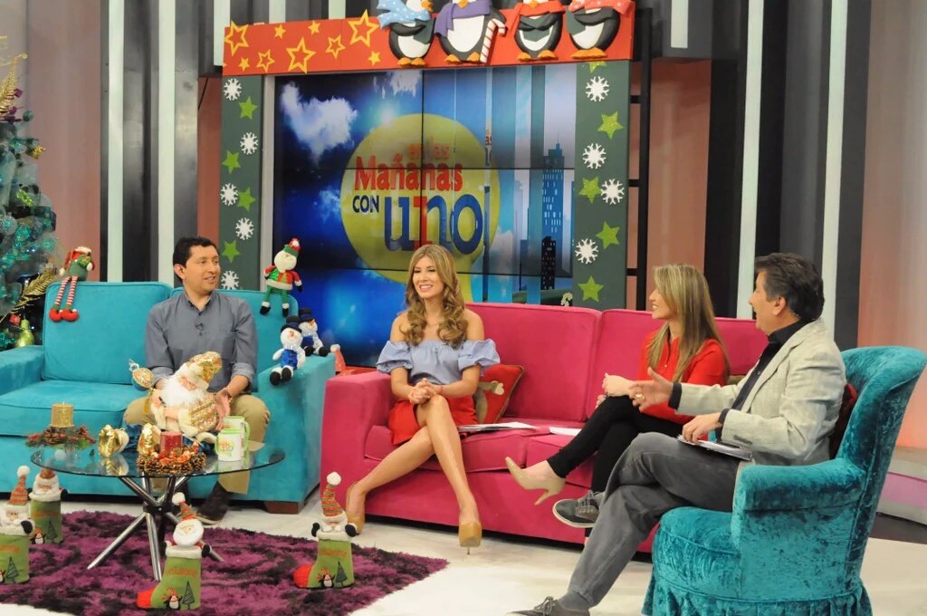 moni_molano's tweet photo. Desde ya con nosotros? 
@MananasconUno al aire! 
💓💓💓💓💓💓
@CanalUnoCo https://t.co/DSZdVc0e6y