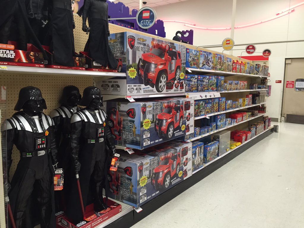 Toys PTM project to start off our Monday morning! #letitsell #letitsell #letitsell 🎁