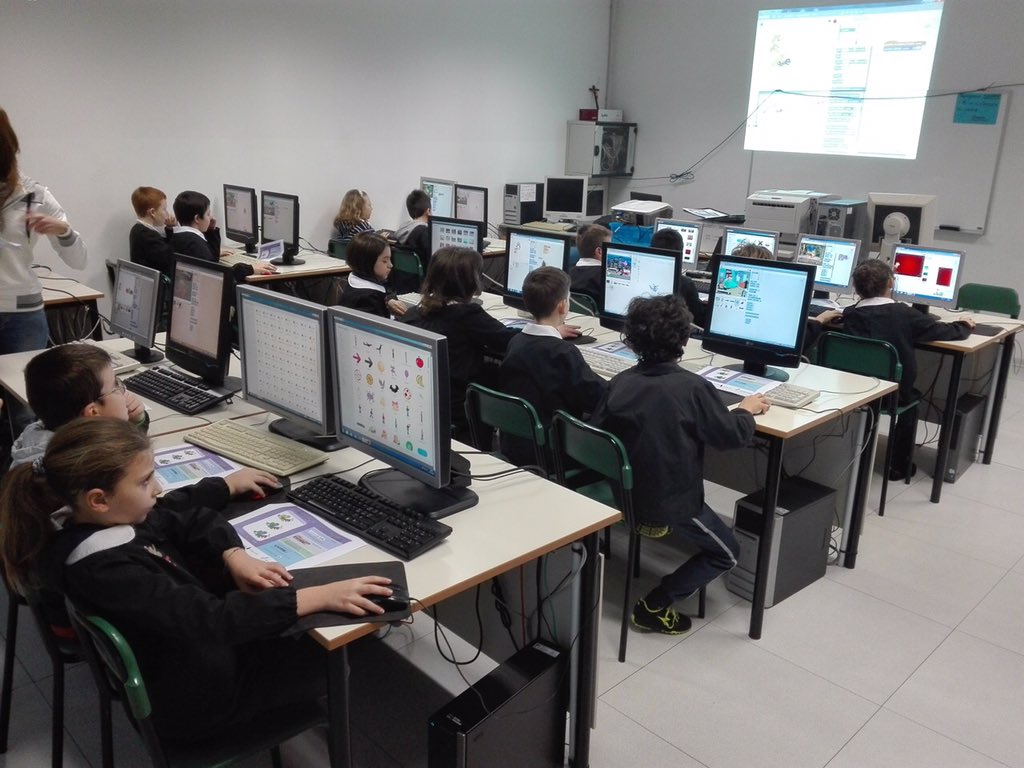 mammanodavid's tweet image. Le scuole di Varese stanno organizzando attività digitali in classe in autonomia dopo il nostro workshop a #glocal15