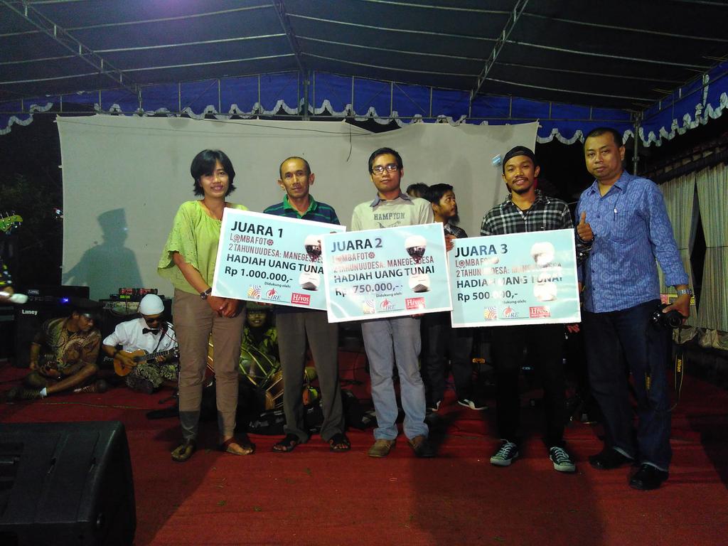 Penerimaan hadiah pemenang lomba foto desa mandiri berdaulat dan demokratis #ManegesDesa @njahja  <a href="/tunggalp/">tunggal pawestri</a>