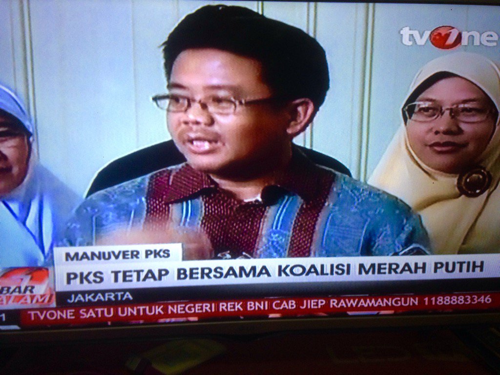 PKS tetap bersama Koalisi Merah Putih. PKS tetap menjadi Oposisi Loyal yg mendukung kebijakan yg baik utk masyarakat