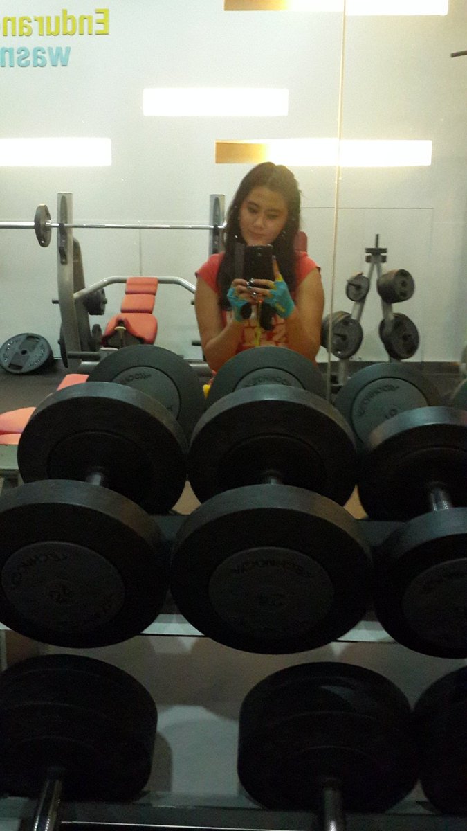 reginaceline's tweet photo. WorkOutOnFired😈😈💪💪😹😹😤😤 https://t.co/u0CvogLdJU
