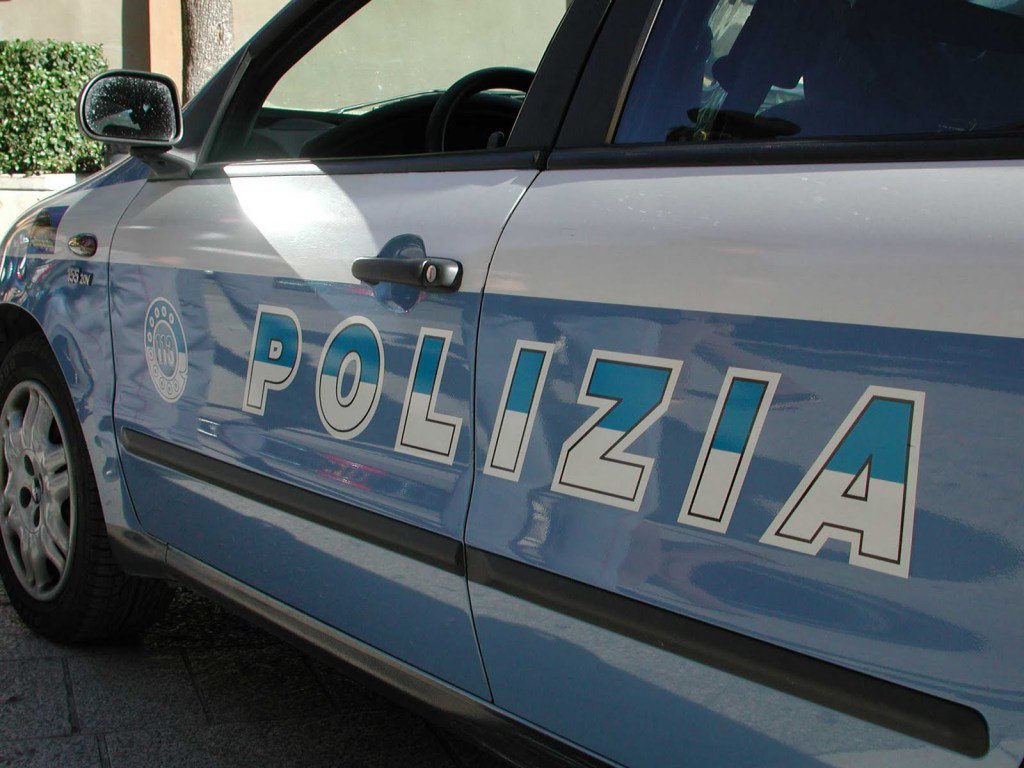ItaliaNoiWeb's tweet photo. “SONO POVERO”: MA IL ROM AVEVA UNA VILLA CON PISCINA E BENI PER MEZZO MILIONE https://t.co/nieofbDd5o https://t.co/hsBlja9QVp
