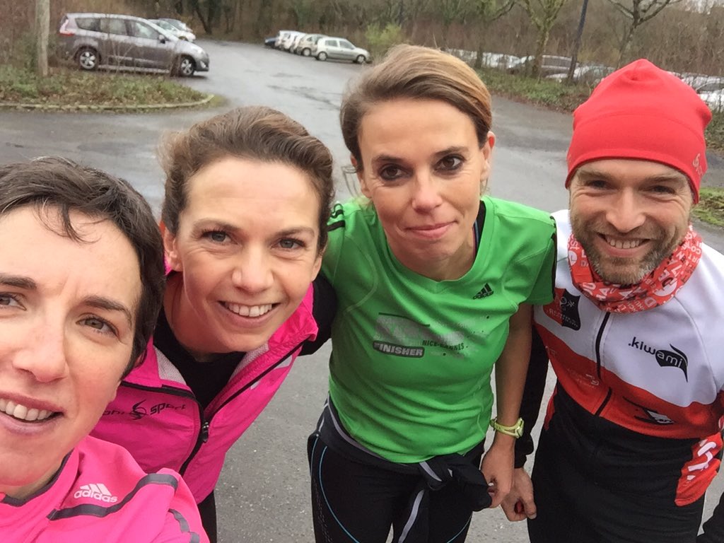 slevenez's tweet photo. Réunion de bureau ce midi🏃🏻😀 @slagmx @aslescop et Nath. Était excusée @LHarzic https://t.co/Z0dYz1fYUC
