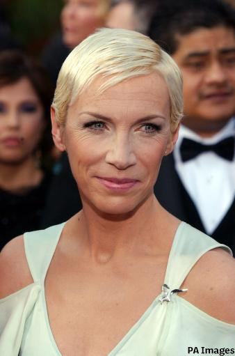 Christmas baby! Happy Birthday Annie Lennox! 