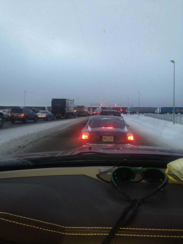 DwayneMihalicz's tweet photo. @WoodsyCJME @rgchernick guess I jinxed myself! #rushhour #longesttrainever https://t.co/wTITo1780I
