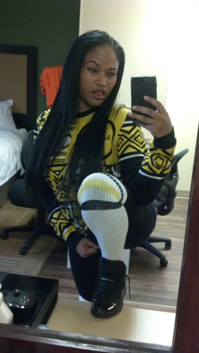DamnZay's tweet photo. My girl https://t.co/3ers2xS8Sd